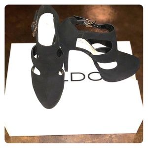Aldo Black suede heels 👠